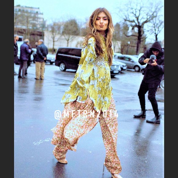 BLOGGER FAVE! ZARA Flowy Printed Button-Up Shirt - Picture 15 of 16